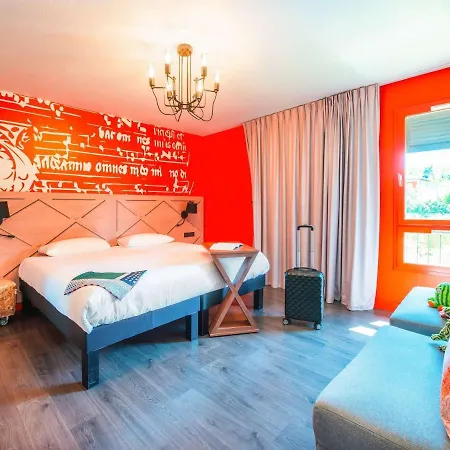 Ibis Styles La Cité Hotel 3*