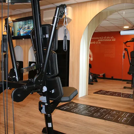 Ibis Styles La Cite فندق