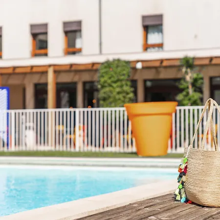 Otel Ibis Styles La Cite Carcassonne