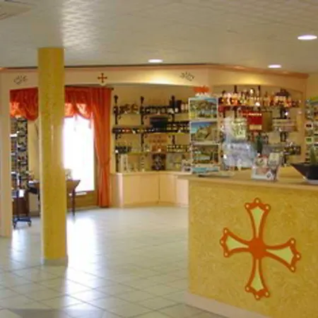 Ibis Styles La Cite Hotel 3*