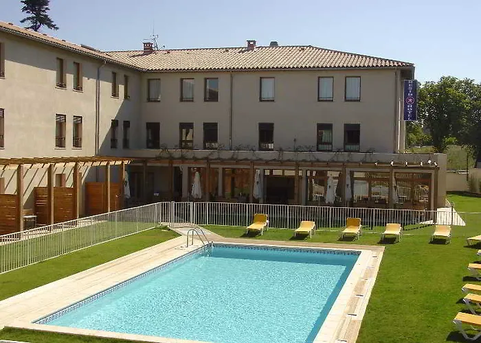 Hotel Ibis Styles La Cité 3*